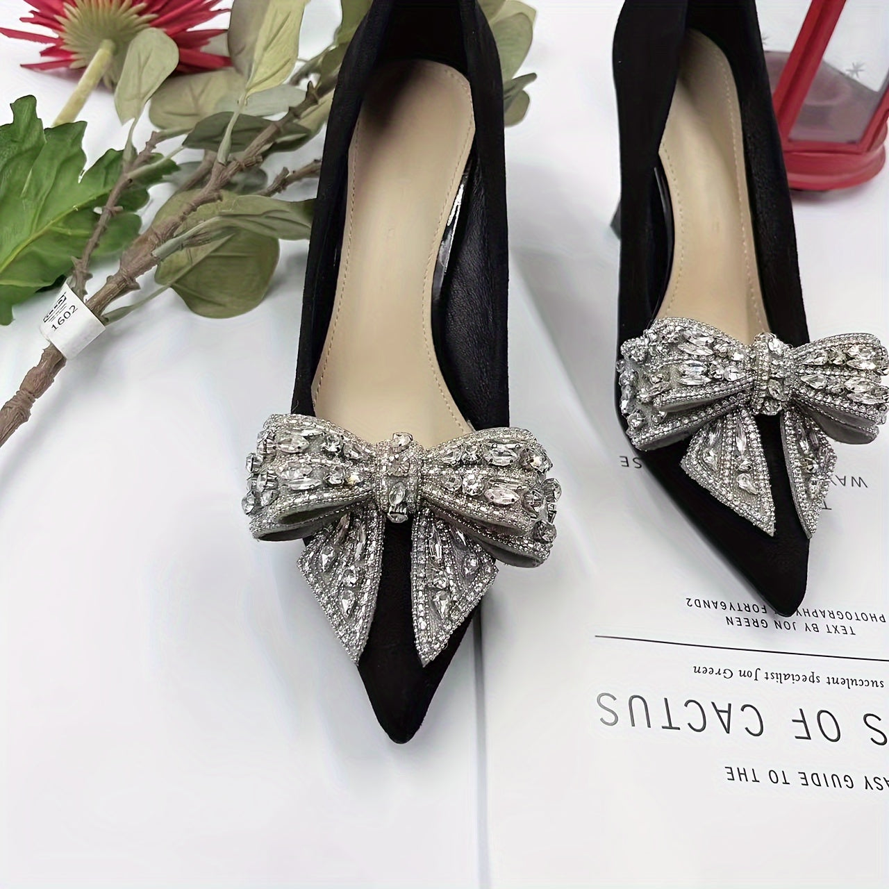 A Pair Of Silvery Bow Rhinestone Shoe Buckles Detachable DIY Shoes With Fashionable Temperament Elegant Light Luxury Shoes Accessories High Heels Flat Shoes Single Shoe Accessories One Shoe To Wear More