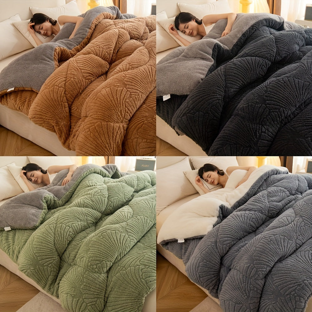 Contemporary Jacquard Thickened Solid Color Quilt for All Seasons  Ultra Soft Lightweight Warm Multipurpose Blanket Modern Style Winter Bedding Machine Washable Woven Polyester Cover and Fill